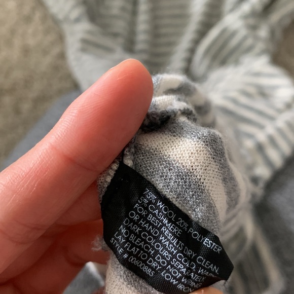 Club Monaco wool top - Picture 4 of 4